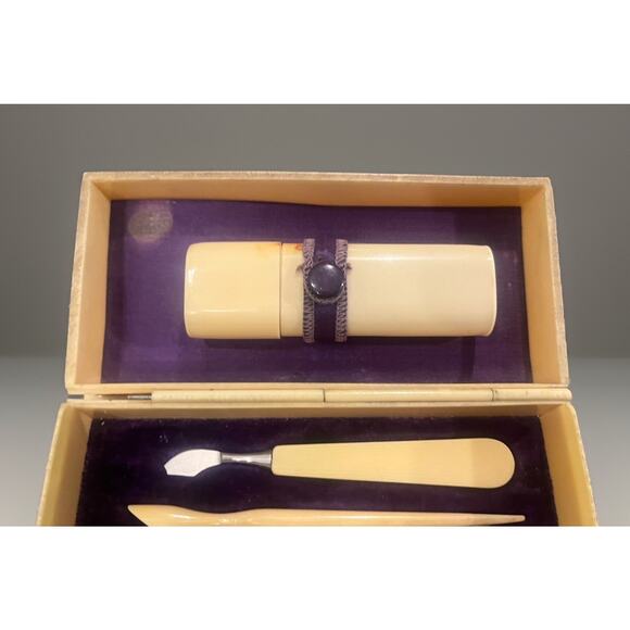 VTG Bakelite Manicure Pedicure Set, Case, Tools, Tweezer Widger Pick Celluloid - Picture 4 of 11